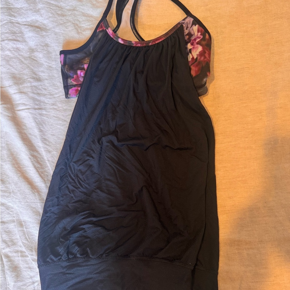 Lululemon Black and Floral Tank with built in bra size 6